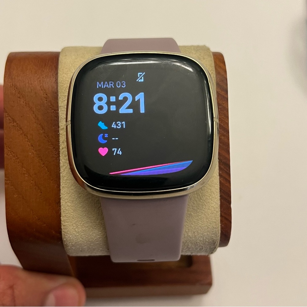 Fitbit Sense Advanced, Gold Case,‎ New Band, Tested, Charger Included - Picture 5 of 6
